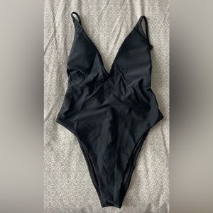 Aerie 1 pièce bathing suit in black